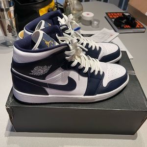 Nike Jordan 1 Mid White Metallic Gold Obsidian
